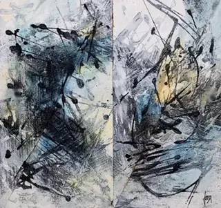 Zweiteiliges Bild mit schwarzen und blauen Schüttungen
